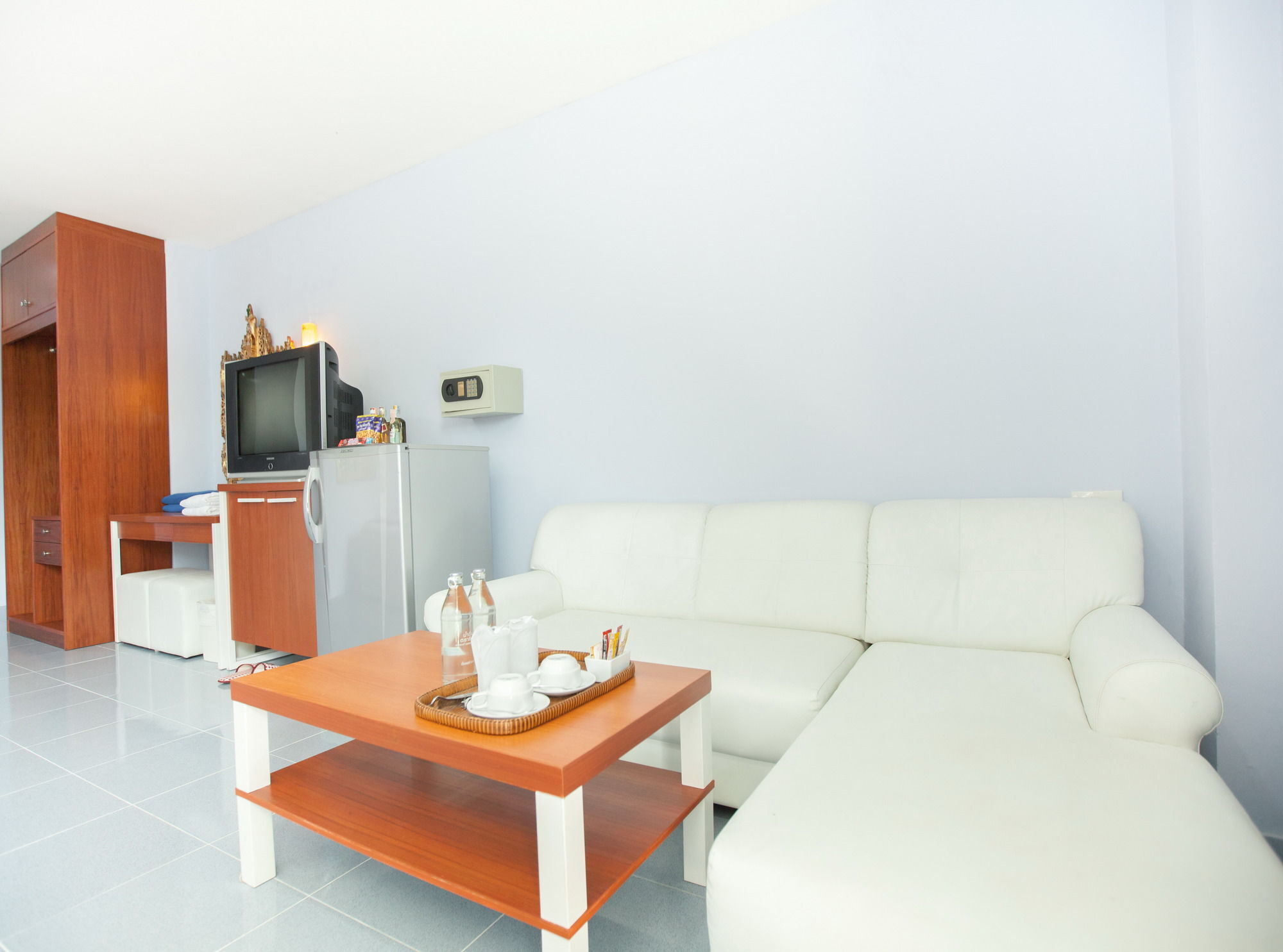 Chalong Beach Hotel Phuket Rawai Ngoại thất bức ảnh