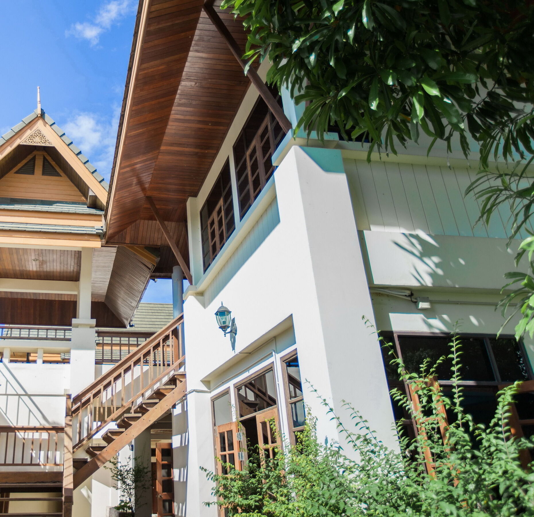 Chalong Beach Hotel Phuket Rawai Ngoại thất bức ảnh